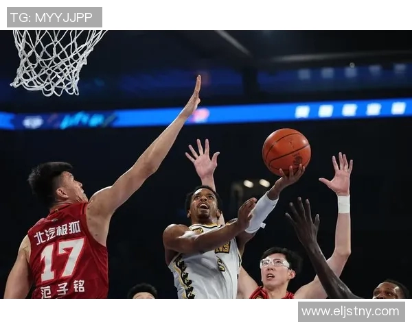 杭州篮球队荣登篮球战术排行榜第六名展现出色团队实力与战术智慧