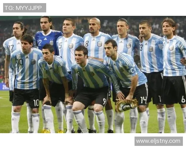 大连足球明星大炮的传奇故事与辉煌成就全景回顾