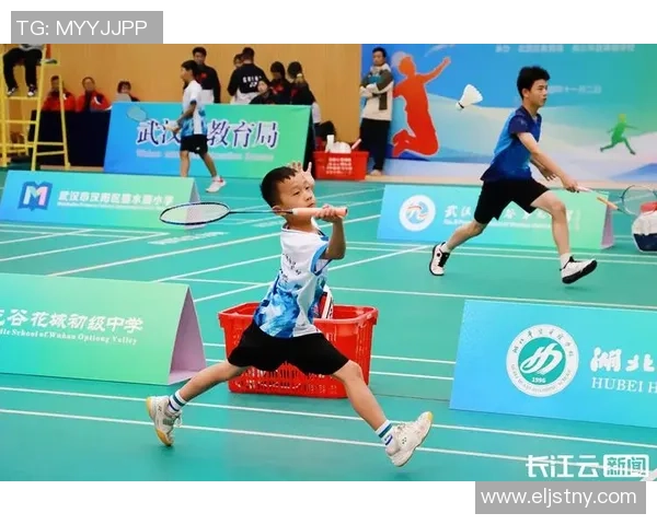 武汉羽毛球队在城市联赛中的拼搏历程与荣耀时刻回顾 武汉羽毛球队在城市联赛中的拼搏历程与荣耀时刻回顾